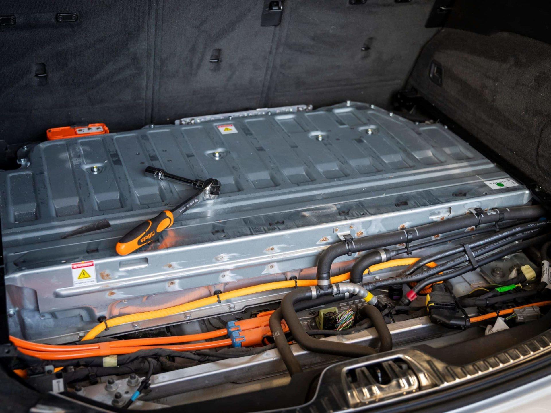 Hybrid and Electric Volvo Service - SDM Service